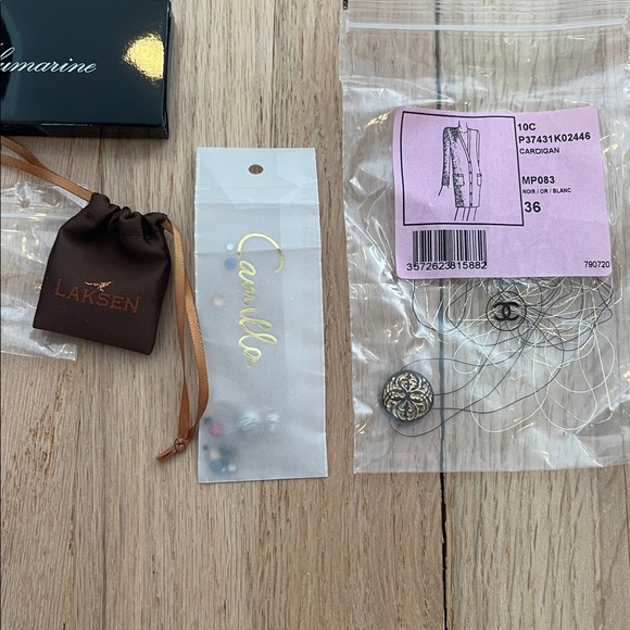 Assorted Buttons set - Picture 3 of 4